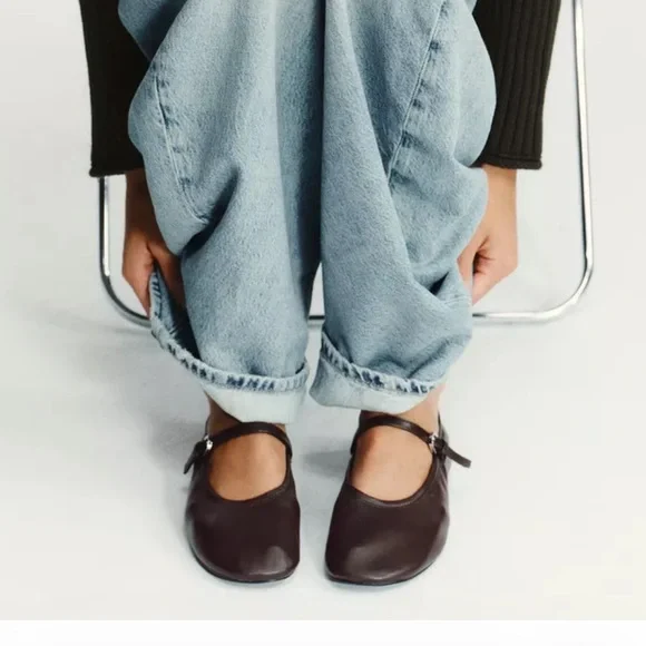 Zara Light Blue Flare Jeans - Picture 2 of 7